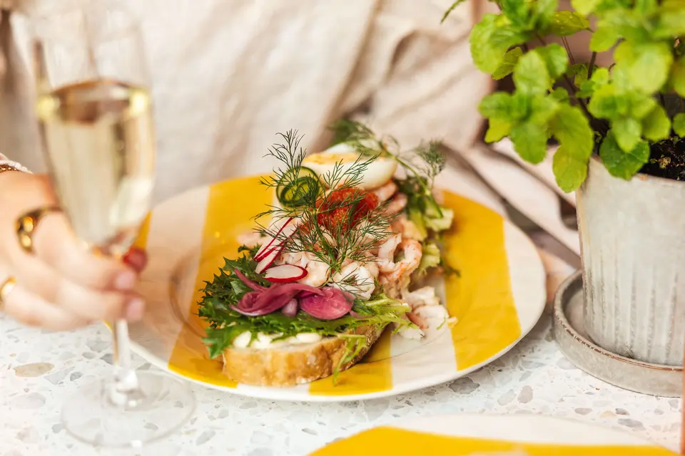Glas med mousserande vin